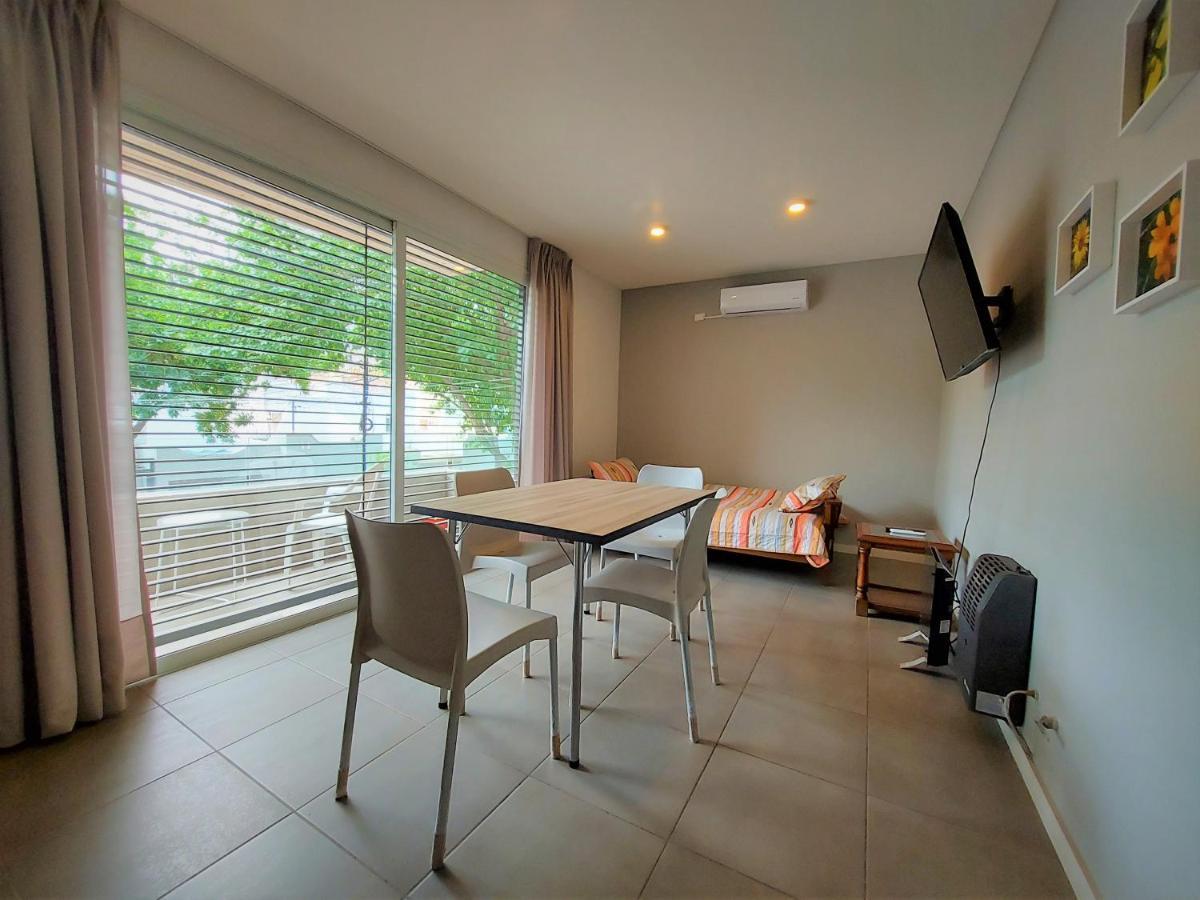 גודוי קרוס Brigh Apartment With Garage Strategic Location מראה חיצוני תמונה